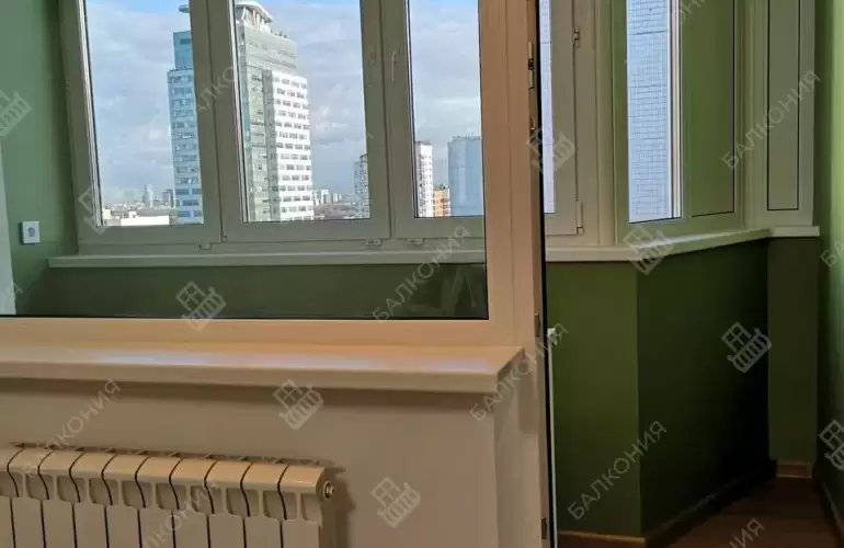 Пример работы: остекление и отделка балкона Сапожок гипсокартоном под покраску и ламинатом